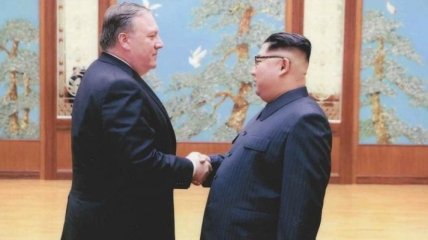 Белый дом показал фото тайной встречи нового госсекретаря с Ким Чен Ыном