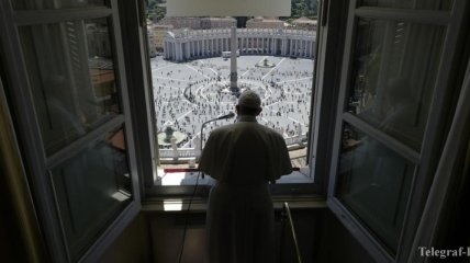 Снятие карантина: сотни людей пришли на площадь Святого Петра в Ватикане 