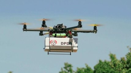 Во Франции запустили дрона-почтальона (Видео)