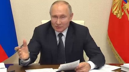 Путин под Новый год "накормил" медиков старыми обещаниями