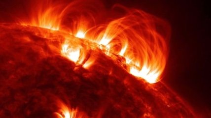 Ученые нашли "корональные дожди" у самой поверхности Солнца
