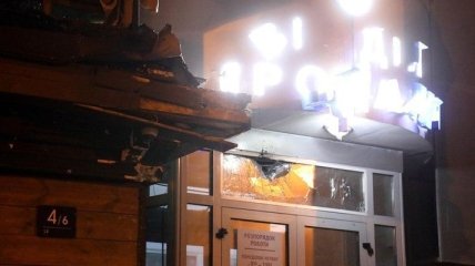 В Киеве здание "Киевгорстроя" обстреляли из гранатомета