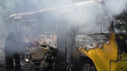 В Чернигове на ходу загорелся автобус с пассажирами внутри