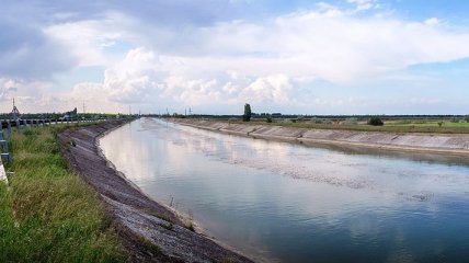 Вода в Крым не поступает: у Зеленского рассказали о строительстве дамбы на Северо-Крымском канале