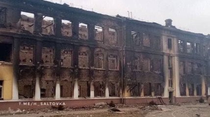 Обстрелянная школа в Харькове
