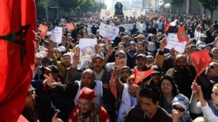 В Марокко проходит митинг учителей, которые требуют стабильной работы