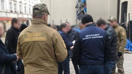 В горсовете Львова прошли обыски: задержан чиновник