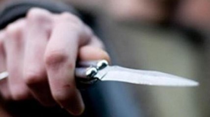 Неизвестный с ножом напал на полицейских в РФ, ранен один человек