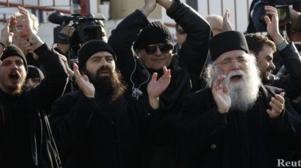 В Греции прошли столкновения между полицией и афонскими монахами