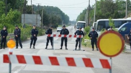 В Сербии полиция блокирует дороги, чтобы помешать митингу ультраправых 