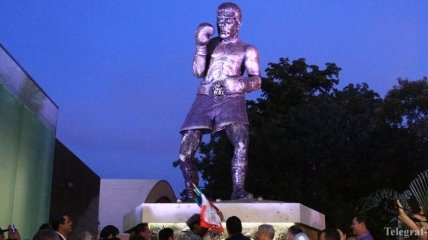 В Мексике установили памятник лучшему боксеру страны