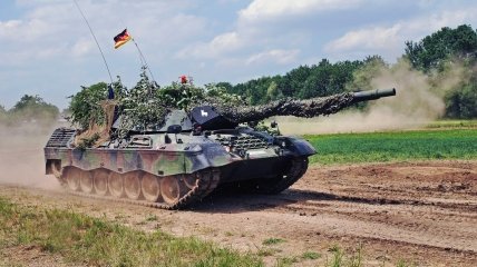 На фото - боевой танк Leopard 1