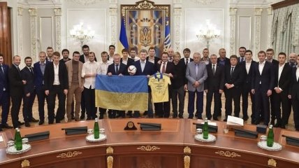 Порошенко ждет победы от украинской сборной на Евро-2016