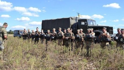 Саперы ВСУ проводят с военными учения по минно-взрывному делу в зоне АТО