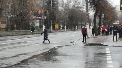 Коллапс в Житомире: коммунальный транспорт не вышел на маршрут (фото и видео)