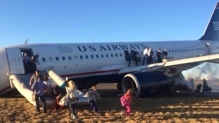 Пассажирский самолет потерпел крушение в аэропорту Филадельфии
