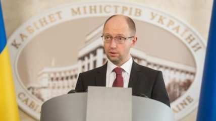 Яценюк поручил готовить законопроект о введении ЧП в энергетической сфере 