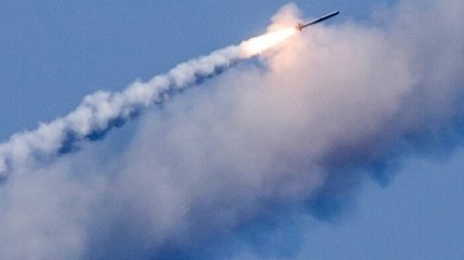 Россияне запустили по Киеву крылатую ракету