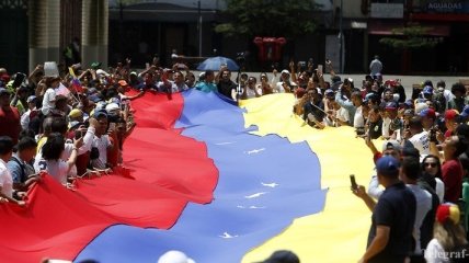 В Венесуэле массово освободили политзаключенных
