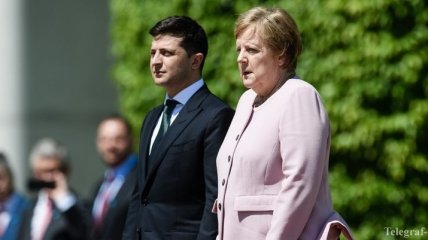 Зеленский созвонился с Меркель: что обсуждалось