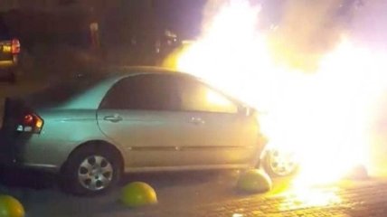 Журналист: Ночью неизвестные сожгли автомобиль программы "Схемы"