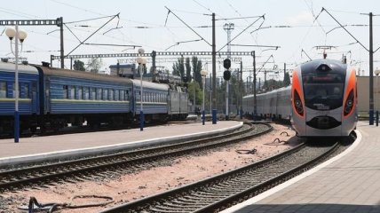 "Укрзализныця" не хотела бы сокращать количество поездов 