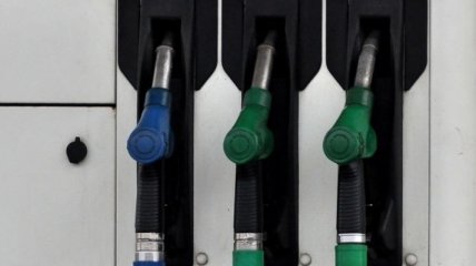 Крупные сети АЗС снизили цены на бензин