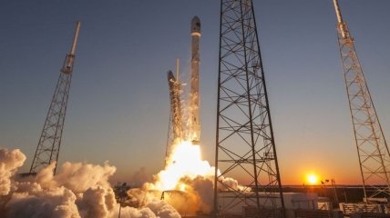 SpaceX отправила в космос 6-тонный испанский спутник связи