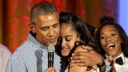 Обама поздравил дочь с днем рождения песней (Видео)