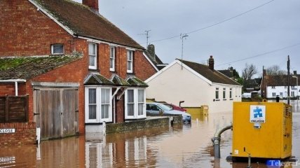 Ливни заливают Британию: объявлена угроза наводнений