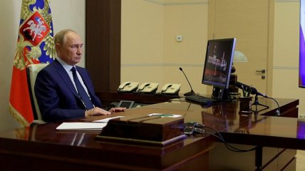 Путин во время совещания по Курщине