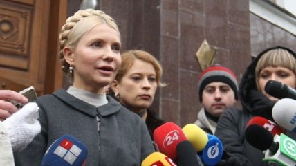 Тимошенко из-за решетки рвется в "бой" под Украинский дом