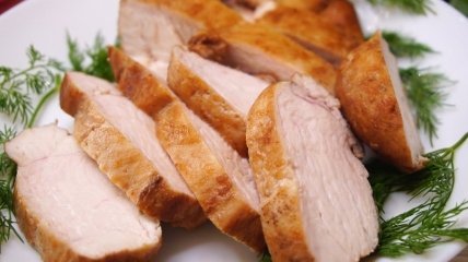 Быстрый рецепт куриной грудки, которая заменит колбасу
