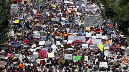 В Мехико тысячи людей протестовали против результатов выборов