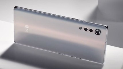 LG работает над новой версией смартфона Velvet