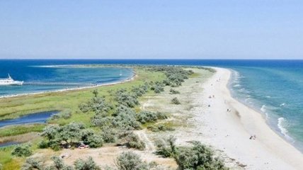 В Черном море на безлюдном острове застряли около 200 человек
