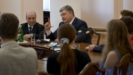 Порошенко рассказал о планах по возвращению Украины в "европейскую семью" 