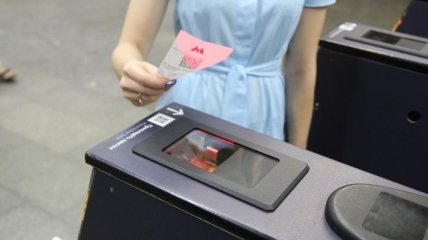 Киевский метрополитен продемонстрировал новые билеты с QR-кодом