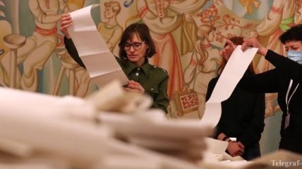 ЦИК обработала более 45% протоколов, Зеленский набирает 30,16% голосов