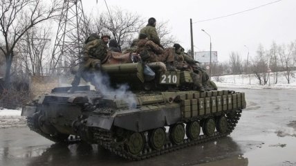 Боевики перебрасывают танки и минометы под Донецк