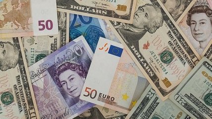 Курс валют на 19 декабря: евро дешевеет вслед за долларом
