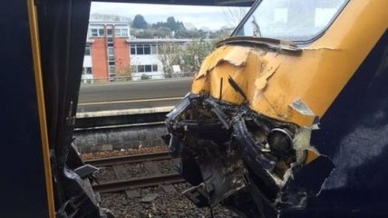 В Англии столкнулось два поезда