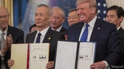 "Оттепель" в торговых спорах: Трамп анонсировал визит в Китай  
