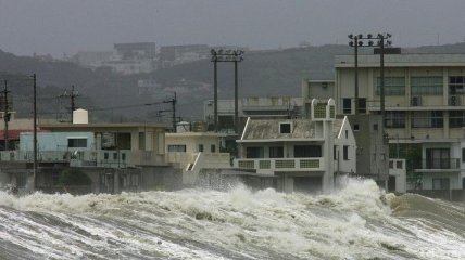 В центральной Японии из-за угрозы тайфуна началась эвакуация