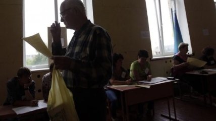 Народных депутатов фракции "УДАР" выгоняли с участка в Василькове