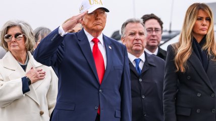 Трамп з Меланією, Сьюзі Вайлз (ліворуч) та Стів Уіткофф