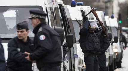 Французская полиция отпустила задержанных по делу Charlie Hebdo