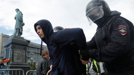 В Москве после митинга задержали более 220 человек