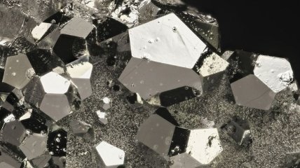 Ученые смогли воспроизвести появление квазикристалов в метеоритах