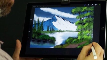 Художник провел мастер-класс рисования с помощью Apple Pencil (Видео)